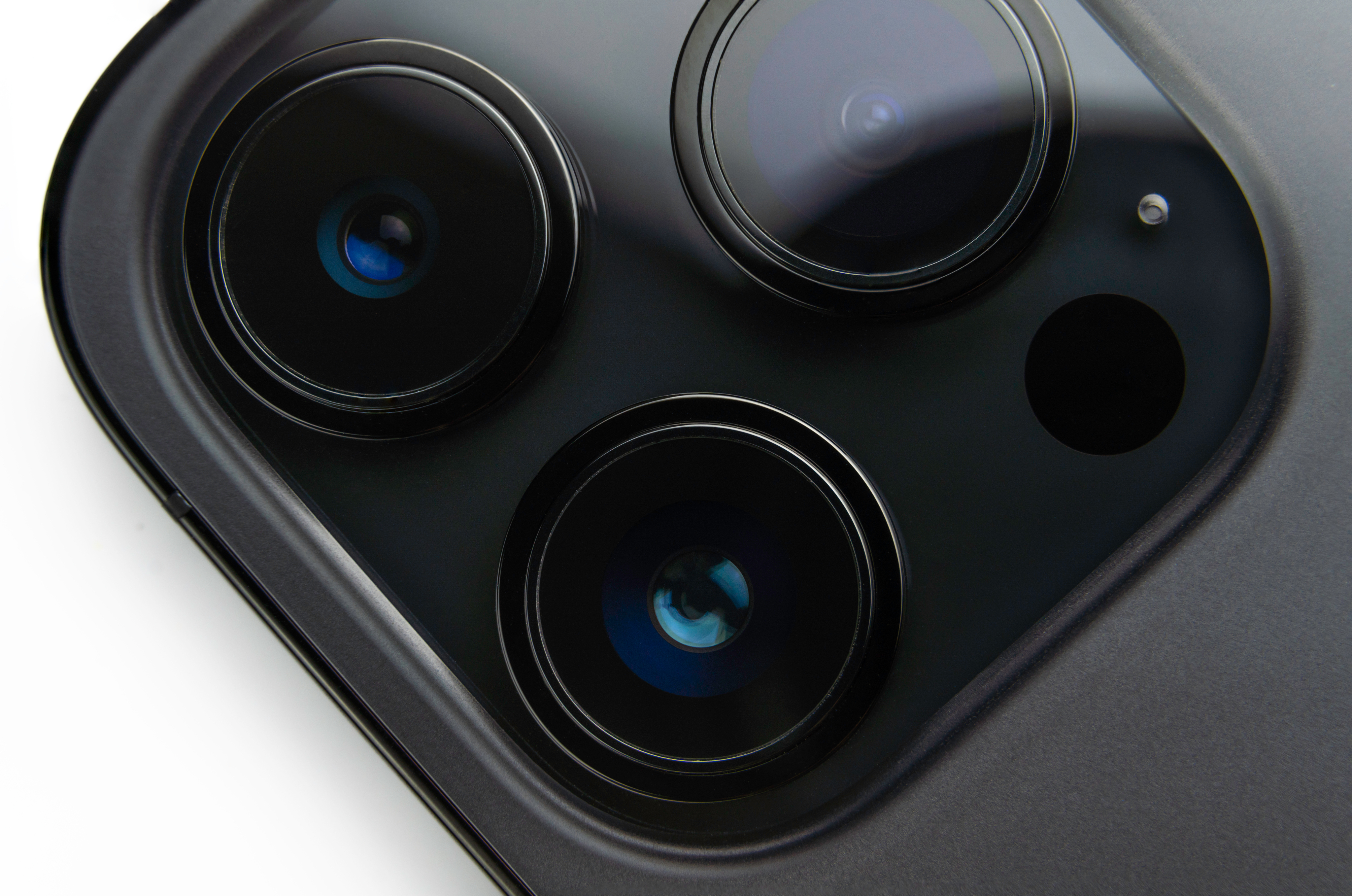 Pixel Registration for Multicamera Smartphones
